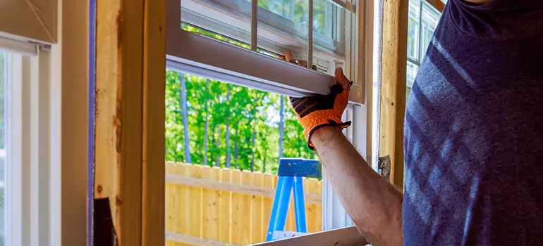 >Bay Window Curtain Rail Track in Markham, Ontario