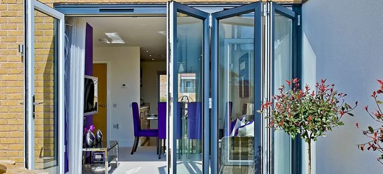 Commercial Door Glass Repair in Markham, ON