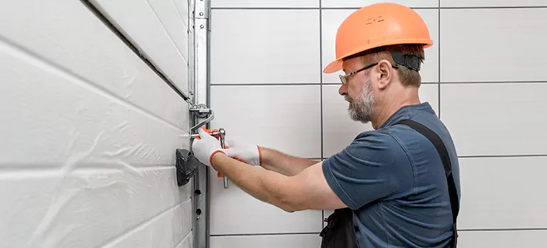Garage Door Repair in Cachet